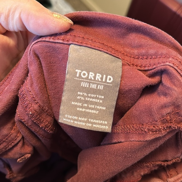 Torrid Merlot cropped pants - Picture 8 of 8